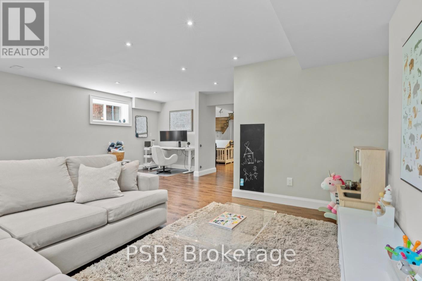 76 South Kingsway, Toronto, Ontario  M6S 3T3 - Photo 39 - W12301296