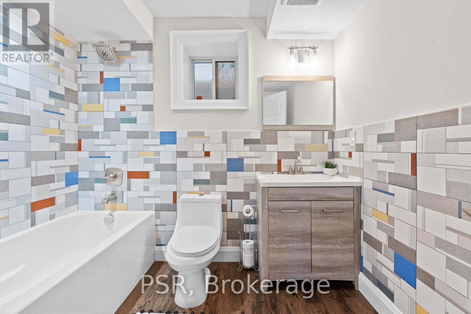 76 South Kingsway, Toronto, Ontario  M6S 3T3 - Photo 42 - W12301296