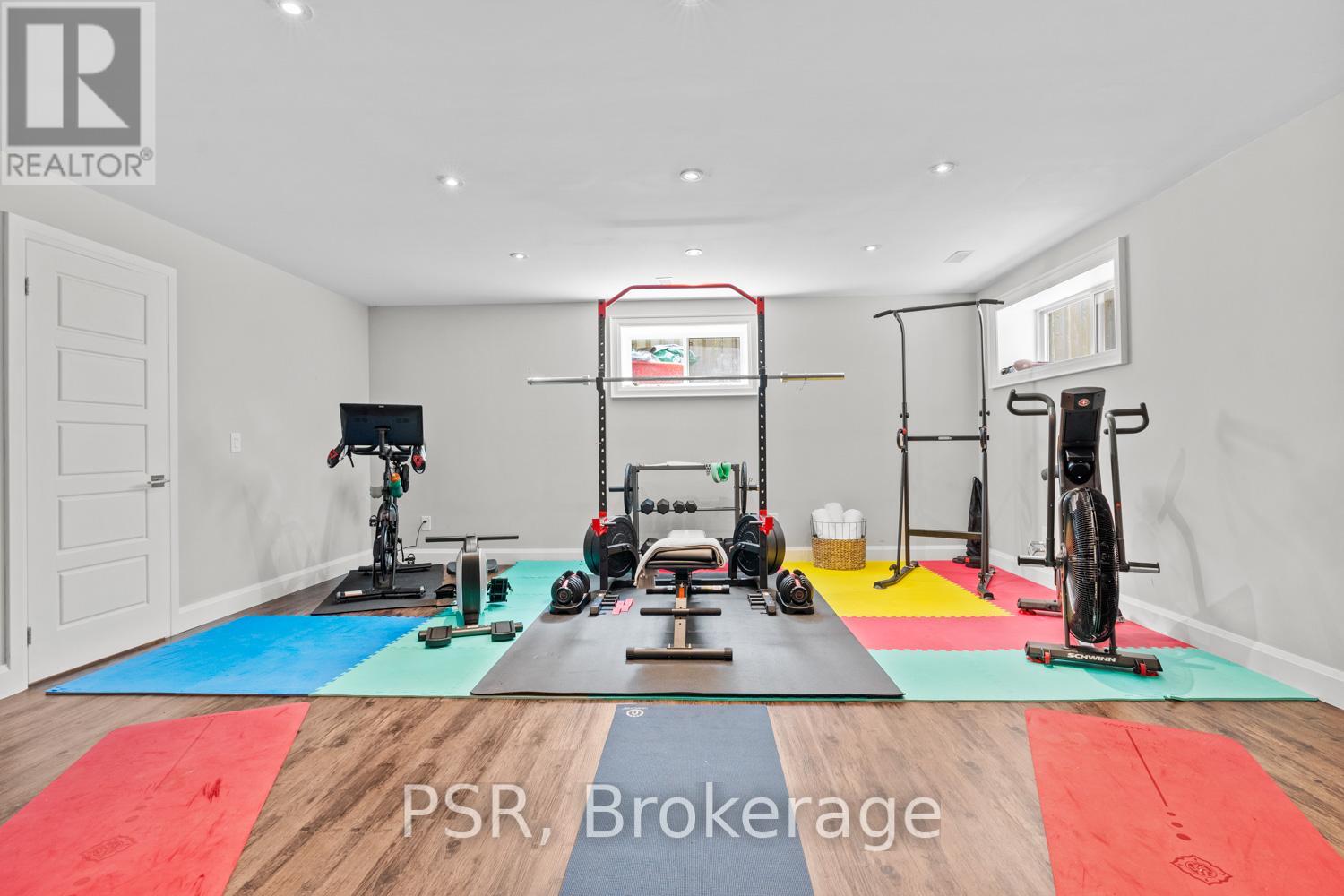 76 South Kingsway, Toronto, Ontario  M6S 3T3 - Photo 43 - W12301296