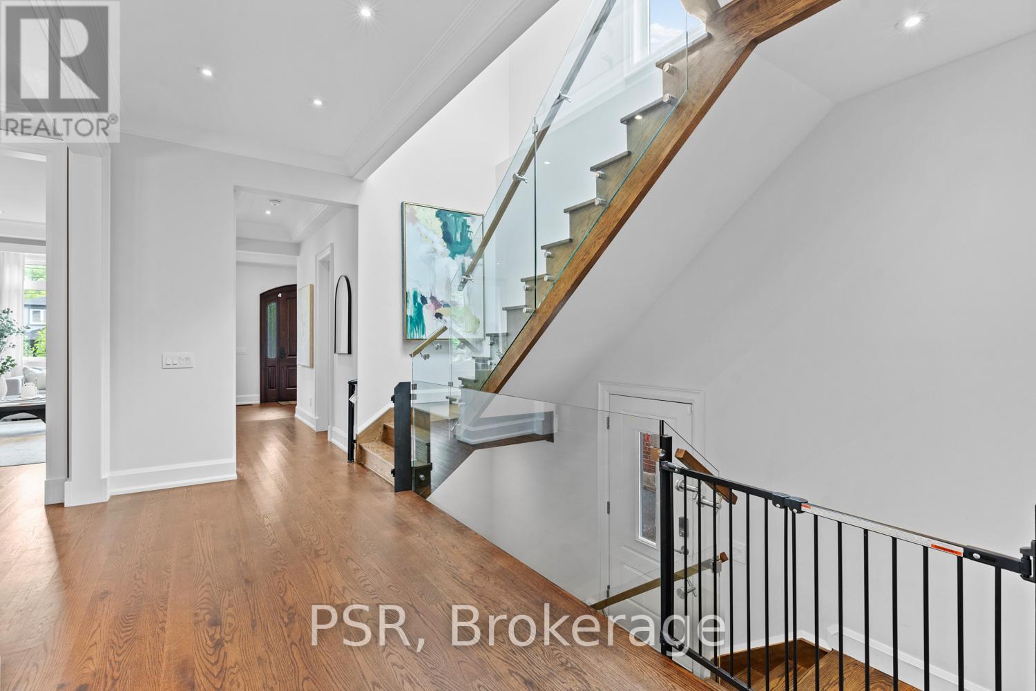 76 South Kingsway, Toronto, Ontario  M6S 3T3 - Photo 9 - W12301296