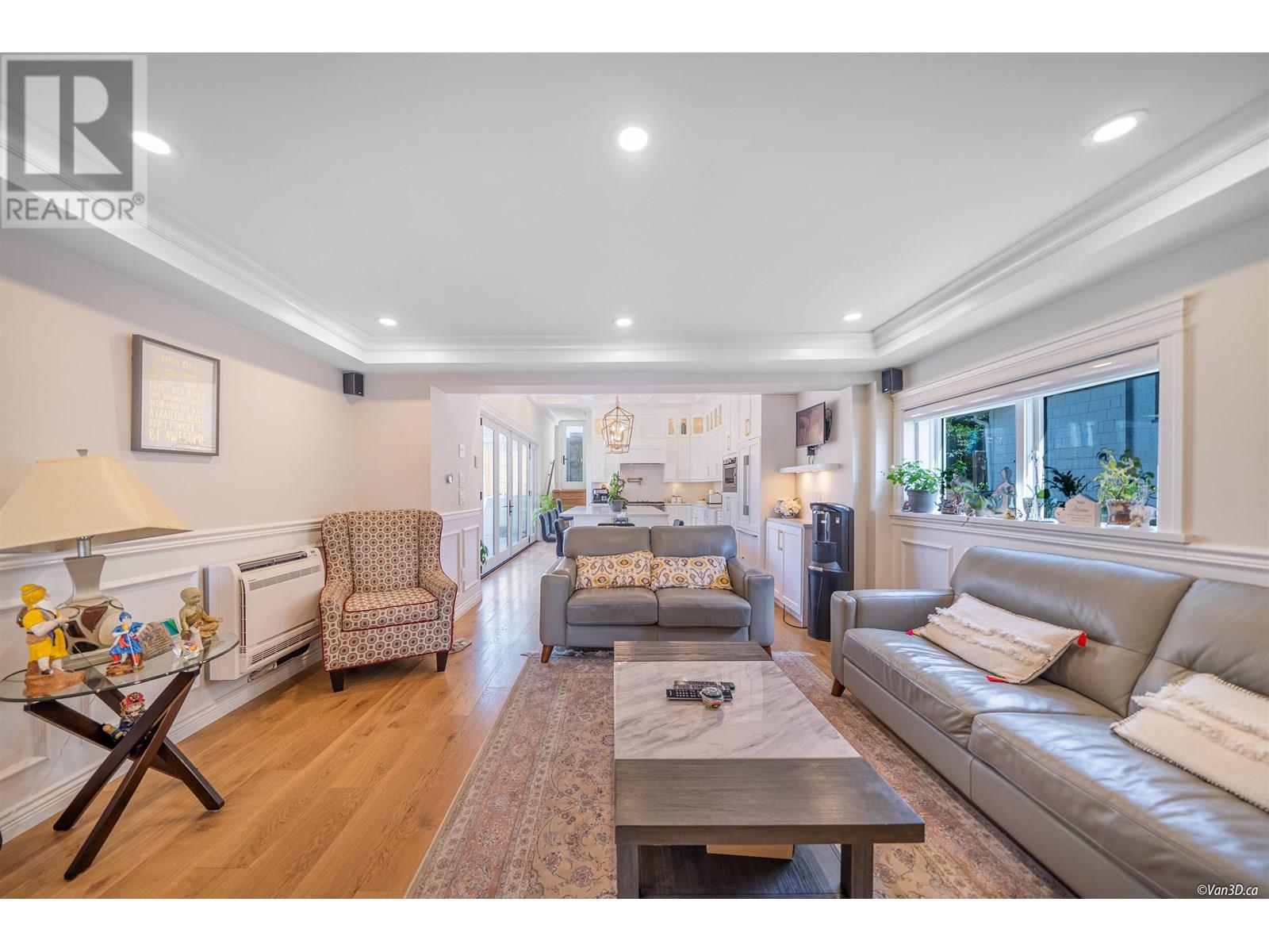 1407 Sixth Avenue, New Westminster, British Columbia  V3M 2C5 - Photo 2 - R3029793