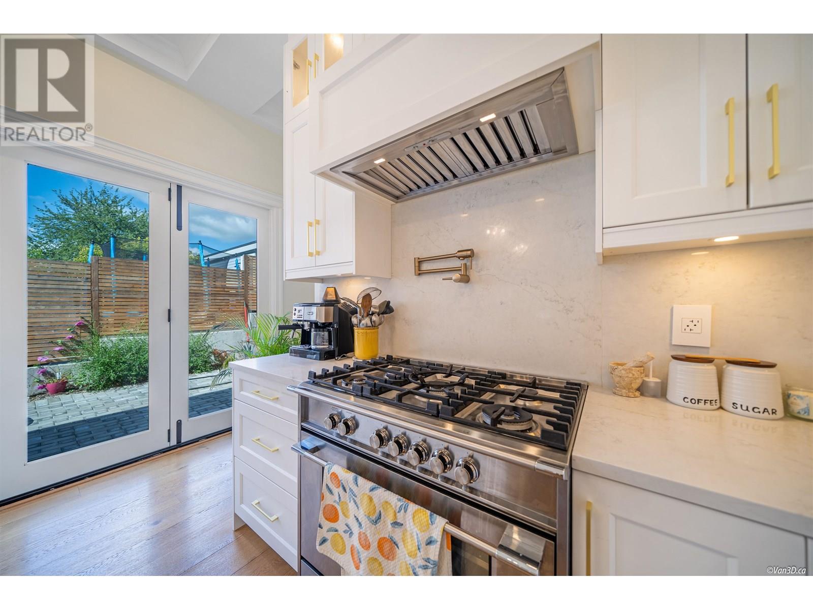 1407 Sixth Avenue, New Westminster, British Columbia  V3M 2C5 - Photo 9 - R3029793