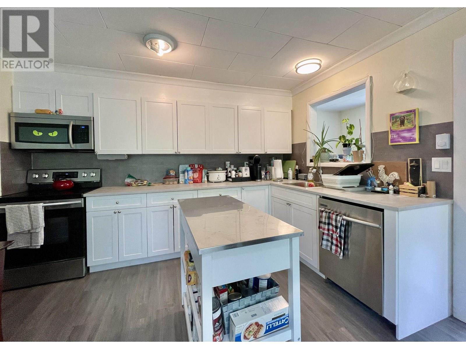 Property at 847 PARK ROAD image 5