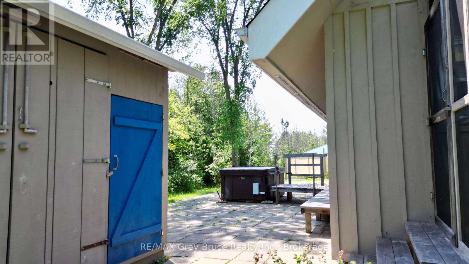 20 Maple Drive, Northern Bruce Peninsula, Ontario  N0H 1Z0 - Photo 37 - X12126172