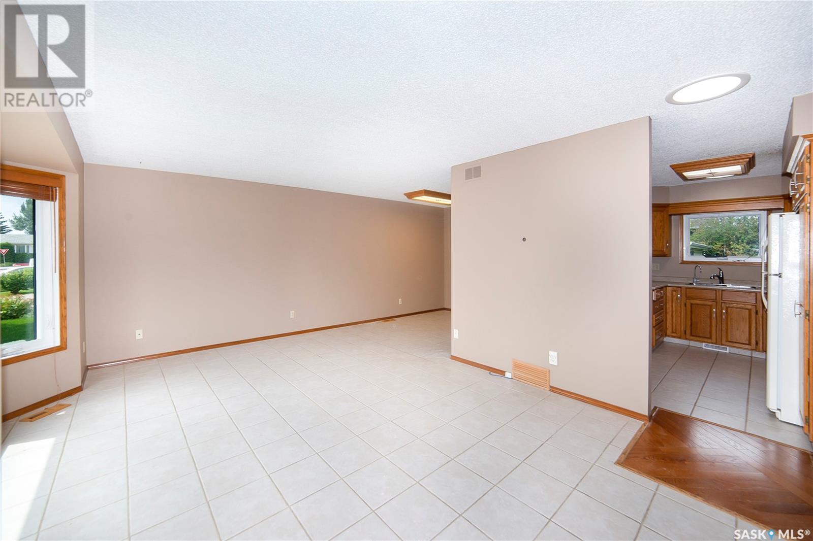Property at 215 Hogg WAY image 3