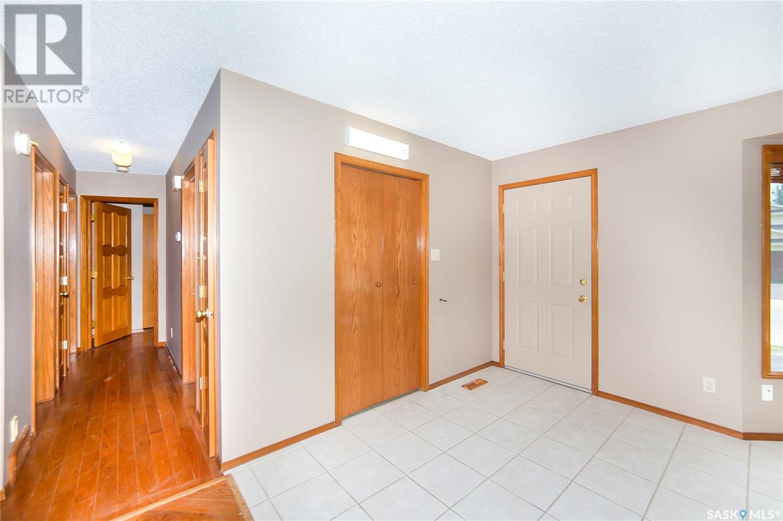 Property at 215 Hogg WAY image 4