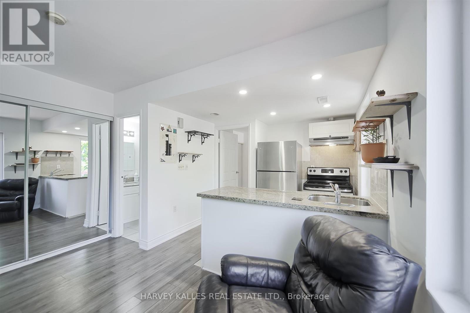 Unit #1 - 226 Greenwood Avenue, Toronto, Ontario  M4L 2R2 - Photo 12 - E12301382