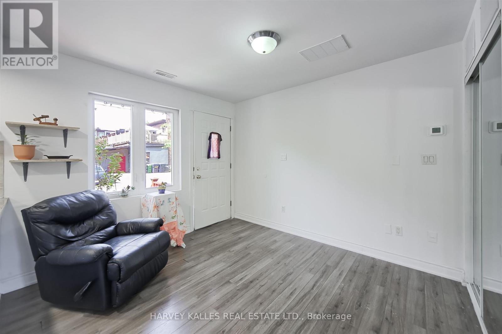 Unit #1 - 226 Greenwood Avenue, Toronto, Ontario  M4L 2R2 - Photo 14 - E12301382