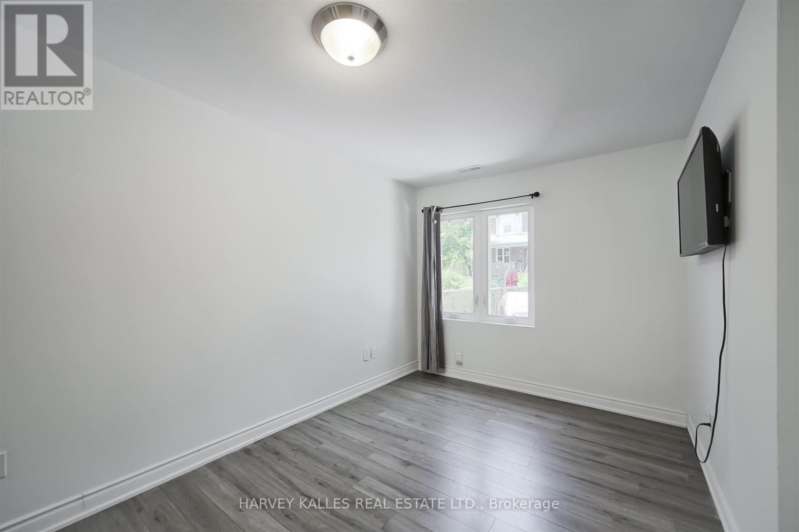 Unit #1 - 226 Greenwood Avenue, Toronto, Ontario  M4L 2R2 - Photo 16 - E12301382