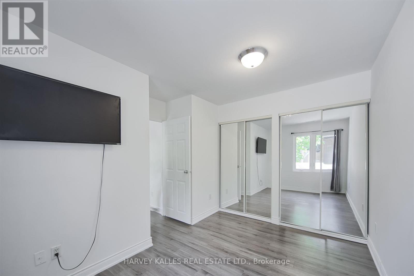 Unit #1 - 226 Greenwood Avenue, Toronto, Ontario  M4L 2R2 - Photo 17 - E12301382