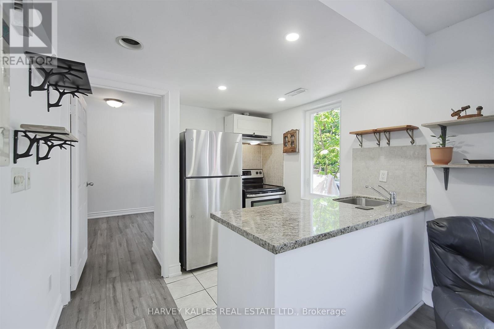 Unit #1 - 226 Greenwood Avenue, Toronto, Ontario  M4L 2R2 - Photo 7 - E12301382