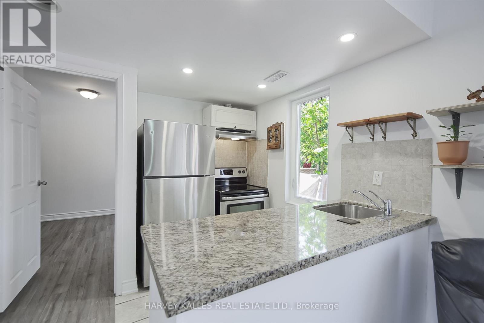 Unit #1 - 226 Greenwood Avenue, Toronto, Ontario  M4L 2R2 - Photo 8 - E12301382