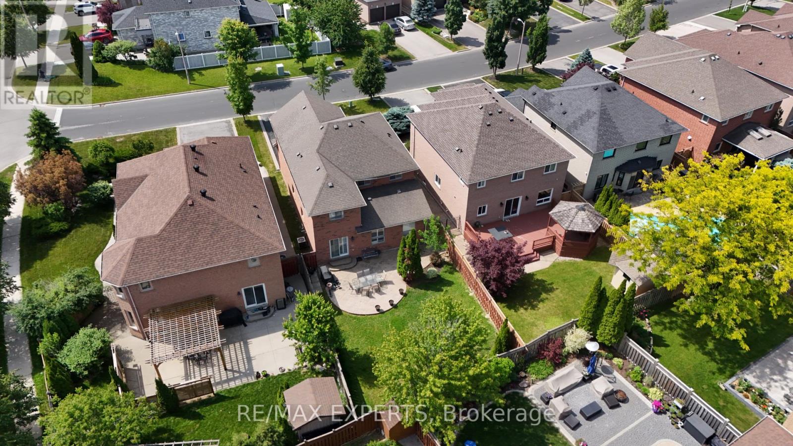 Property at 8 PINE HOLLOW CRESCENT image 5