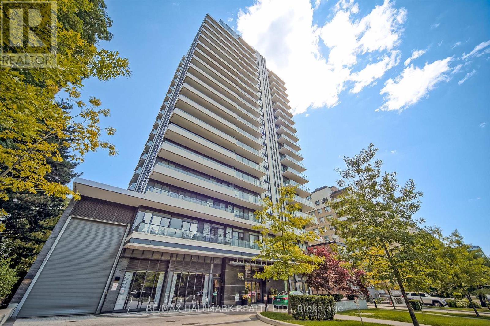 Property at 904 - 609 AVENUE ROAD image 1