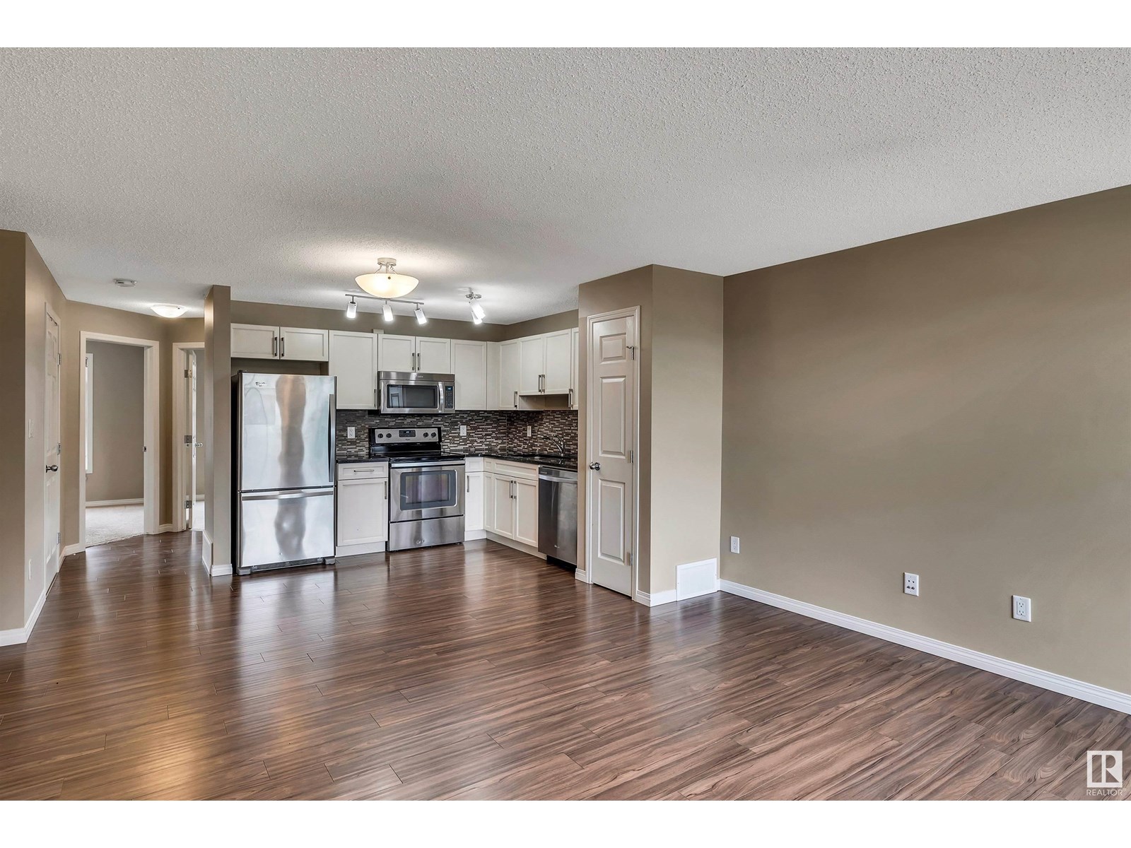 Property at #60 4029 ORCHARDS DR SW SW image 4