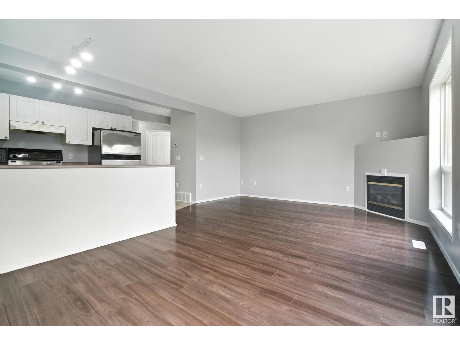 Property at 33 VENTURA ST image 5