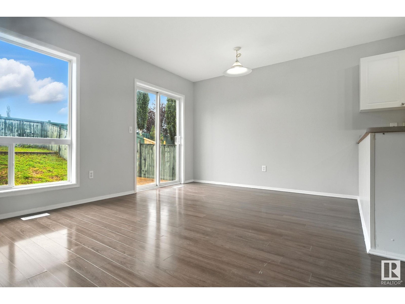 Property at 33 VENTURA ST image 4
