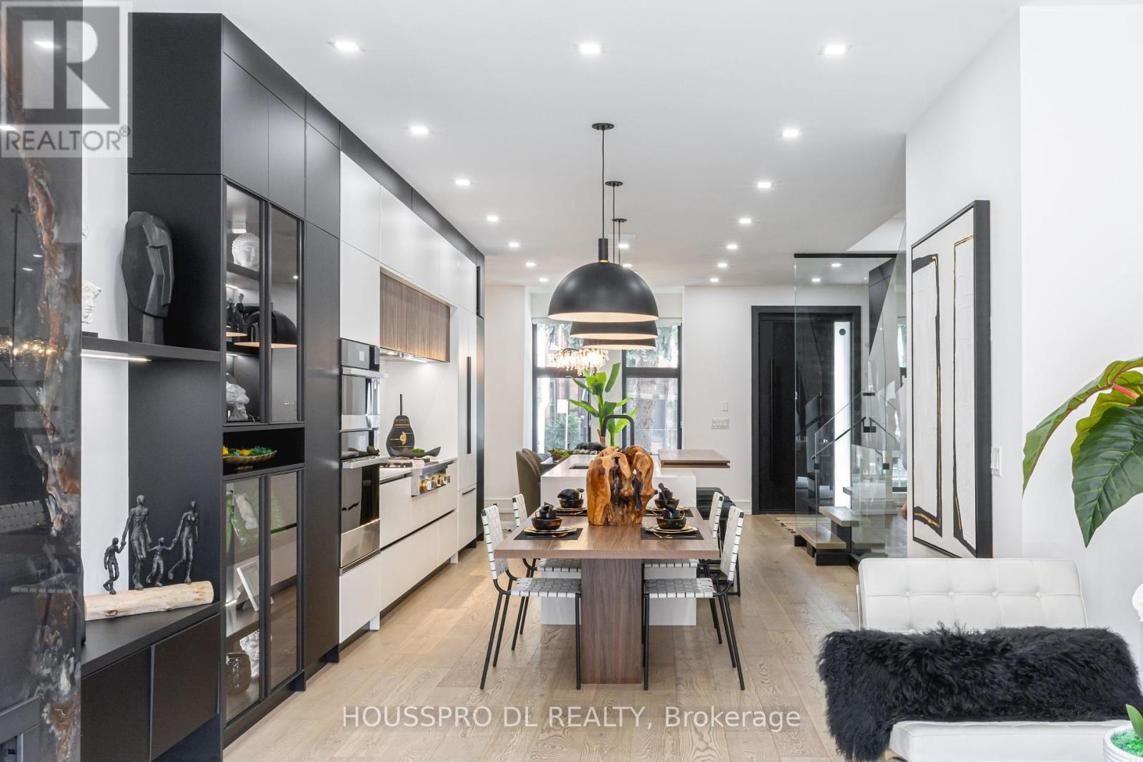 82 Major Street, Toronto, Ontario  M5S 2L1 - Photo 15 - C12301471
