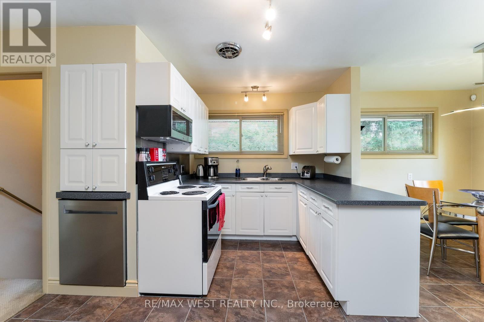 46 Orchard View Boulevard, Oshawa, Ontario  L1G 3N7 - Photo 11 - E12301469