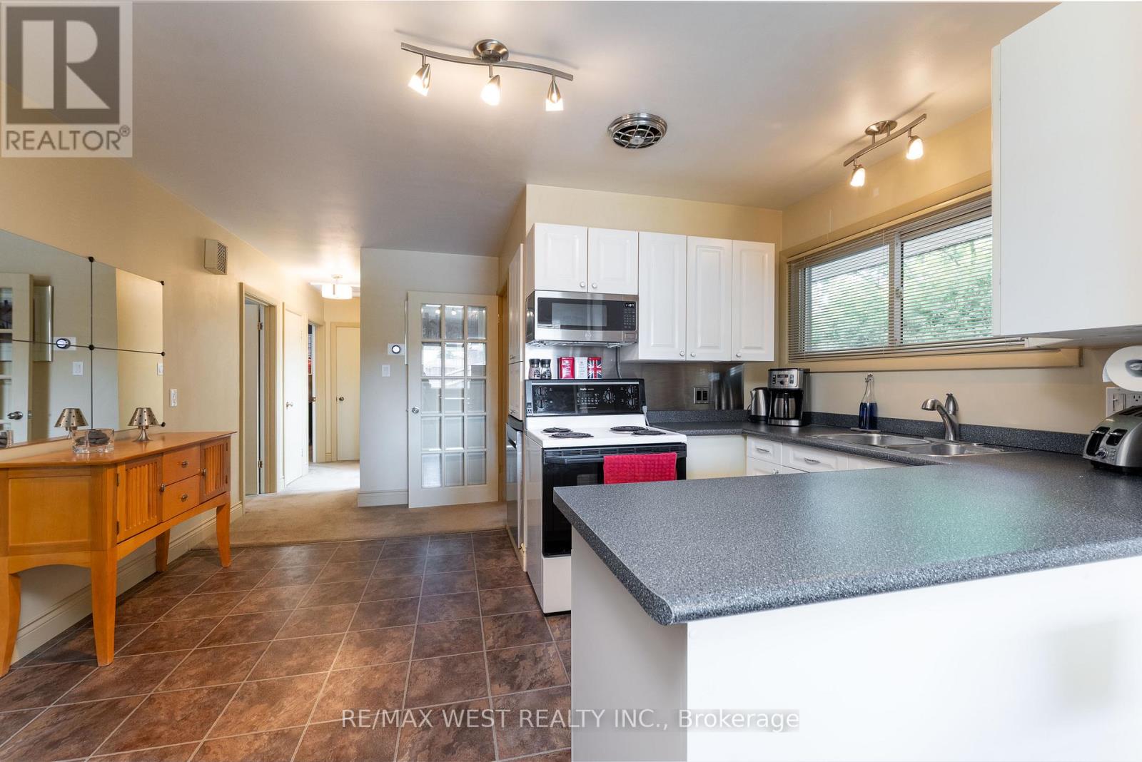 46 Orchard View Boulevard, Oshawa, Ontario  L1G 3N7 - Photo 9 - E12301469