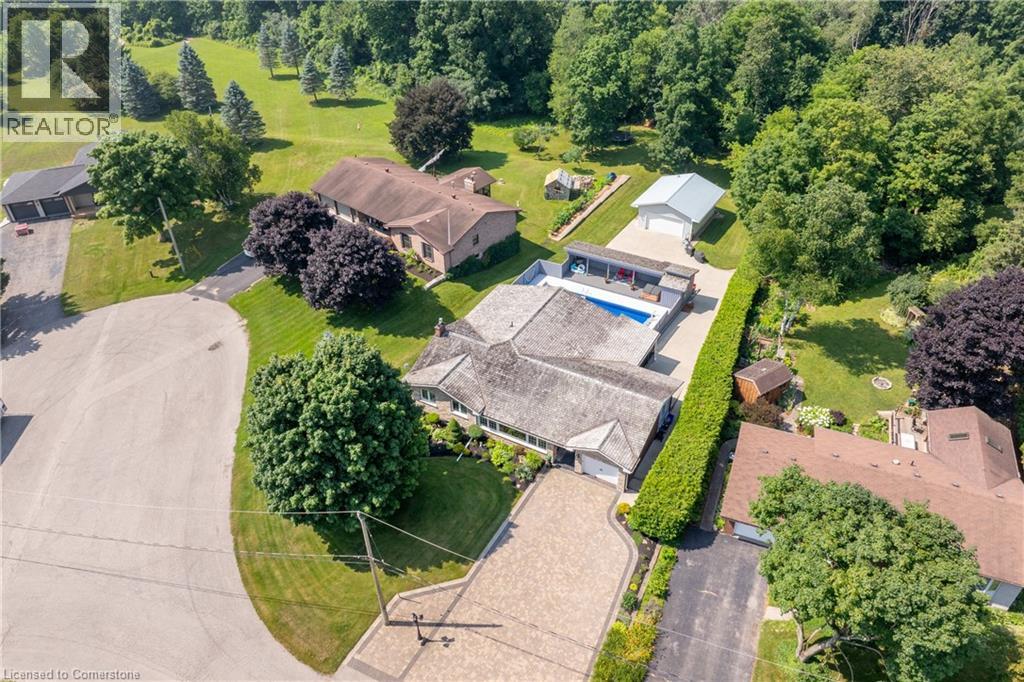 4 COLONIAL Drive, ayr, Ontario