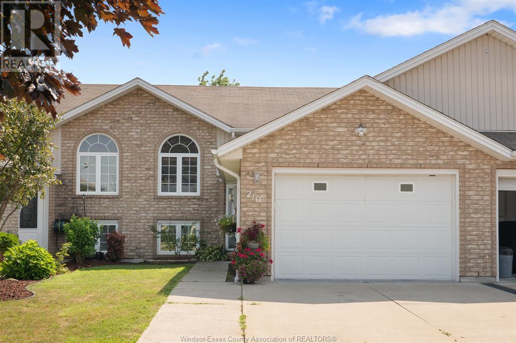 Property at 210 Christina CRESCENT image 2