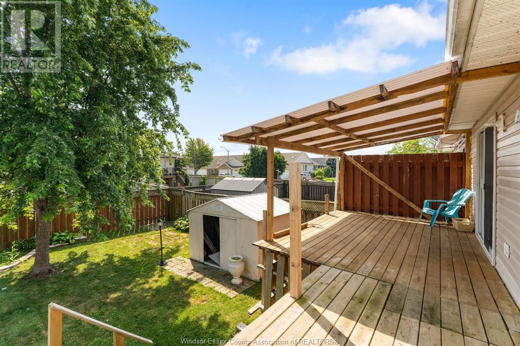 Property at 210 Christina CRESCENT image 3