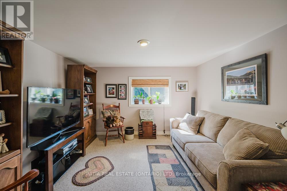 9450 Longwoods Road, Chatham-Kent, Ontario  N7M 5J7 - Photo 29 - X12301042