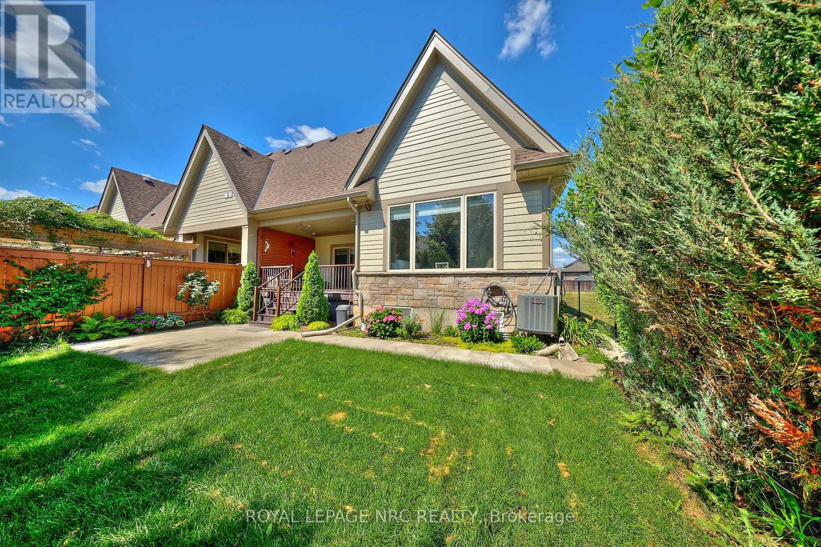 19 Francesco Crescent, St. Catharines, Ontario  L2S 4C7 - Photo 4 - X12301565