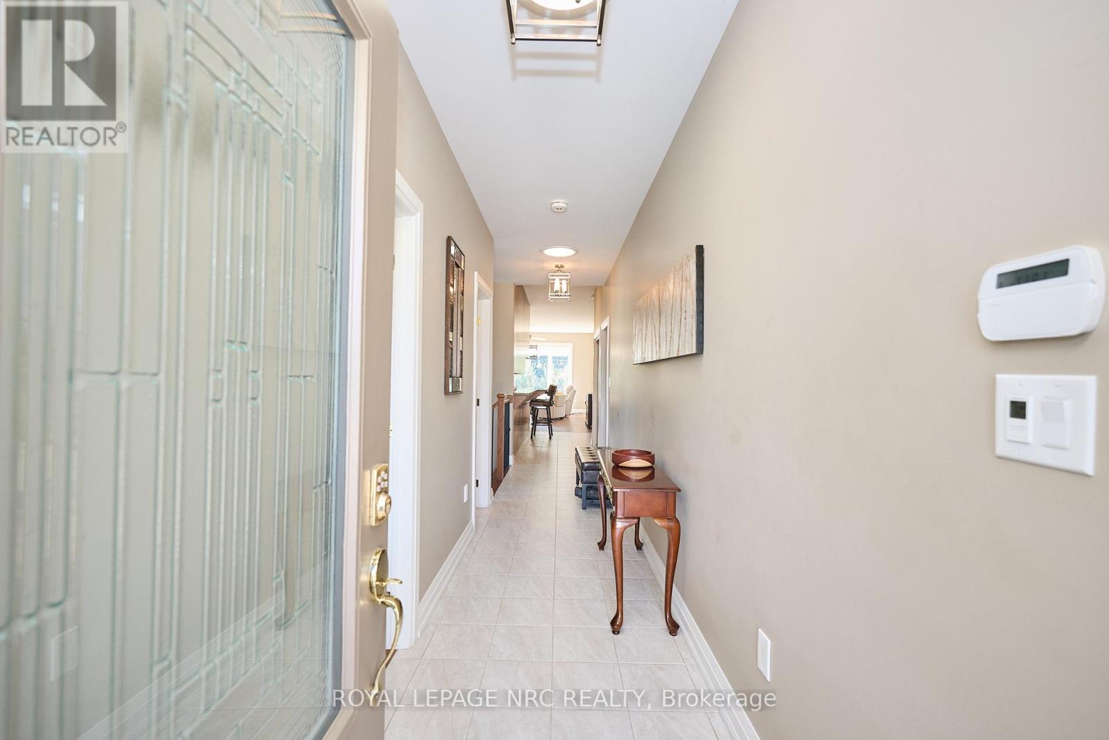 19 Francesco Crescent, St. Catharines, Ontario  L2S 4C7 - Photo 5 - X12301565