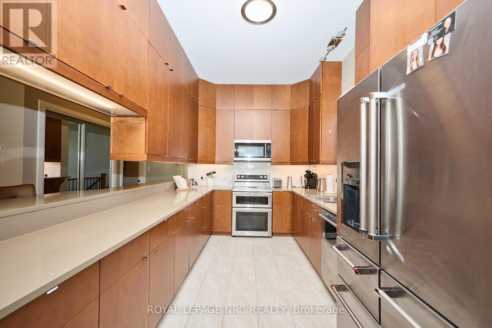 19 Francesco Crescent, St. Catharines, Ontario  L2S 4C7 - Photo 8 - X12301565