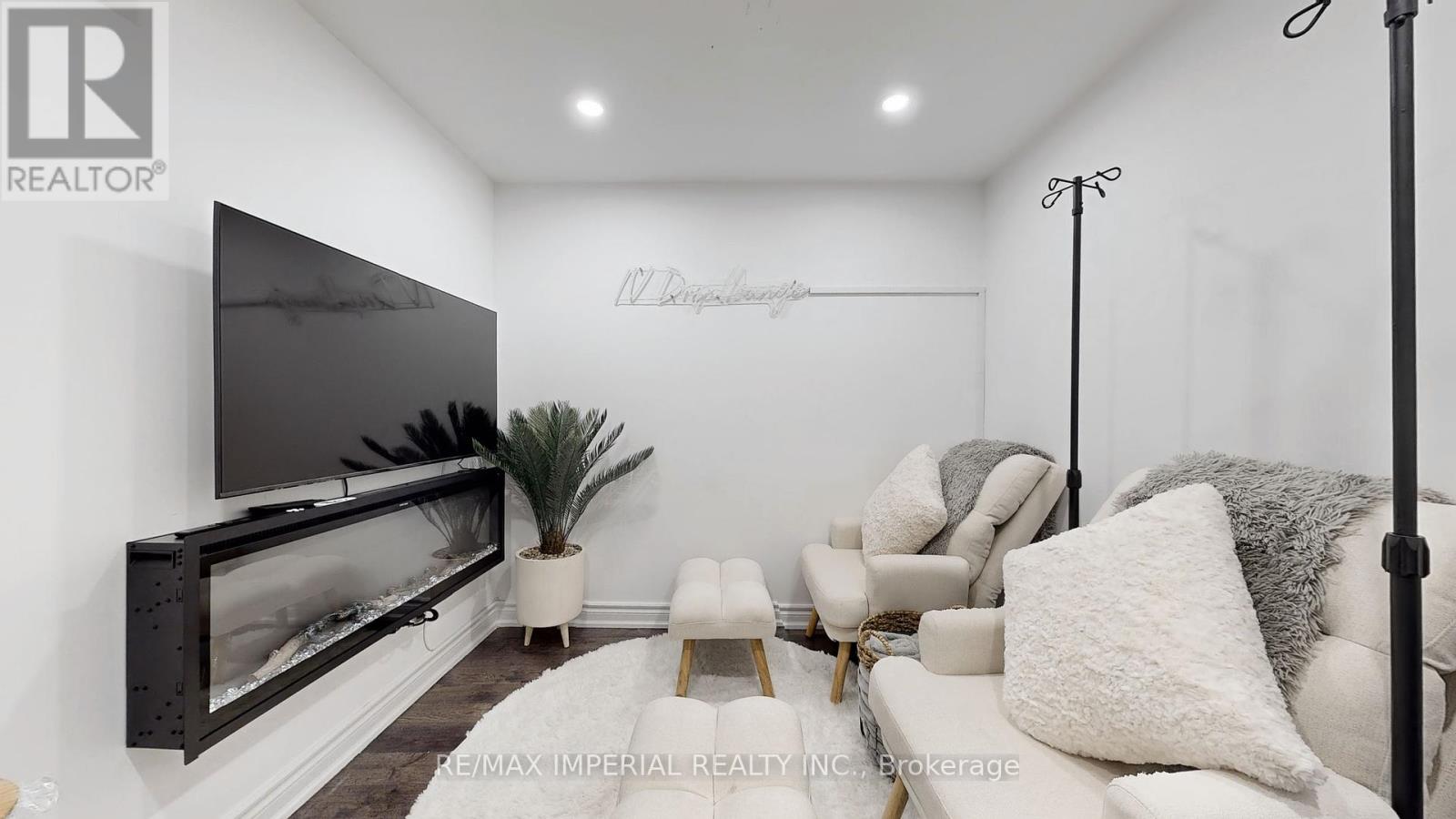 156 Main St Unionville, Markham, Ontario  L3R 2G9 - Photo 18 - N12301544