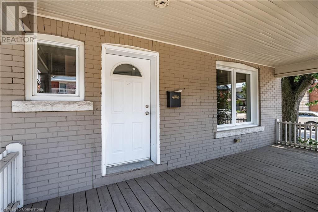 18 Barnesdale Avenue N, Hamilton, Ontario  L8L 6R6 - Photo 4 - 40752177