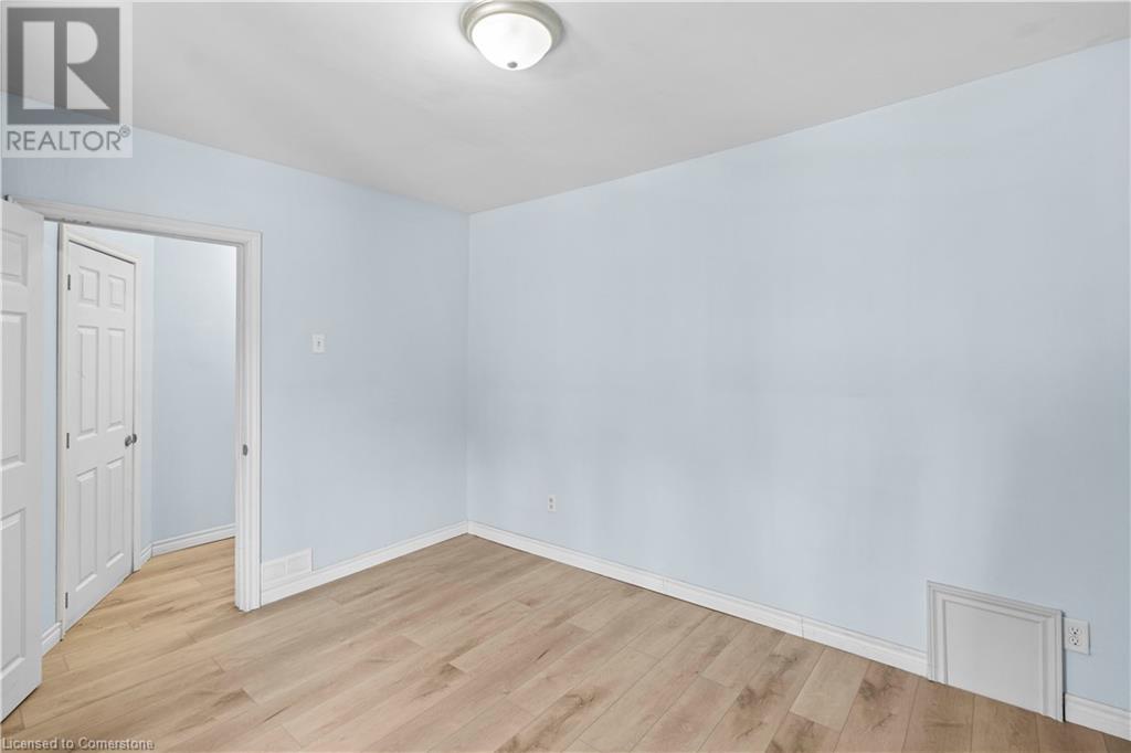 18 Barnesdale Avenue N, Hamilton, Ontario  L8L 6R6 - Photo 9 - 40752177