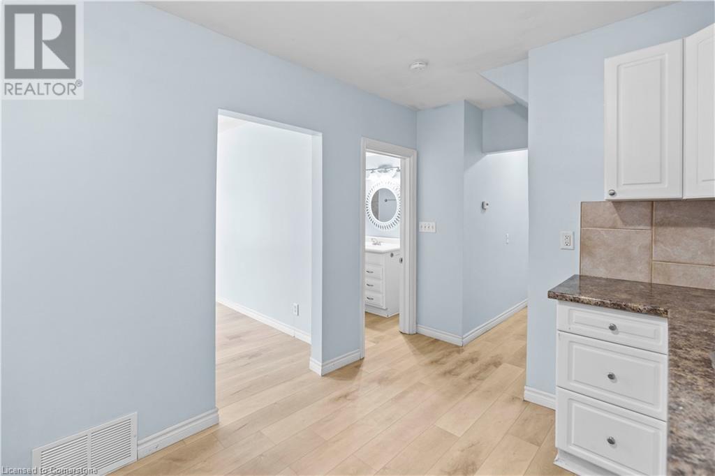 18 Barnesdale Avenue N, Hamilton, Ontario  L8L 6R6 - Photo 12 - 40752177
