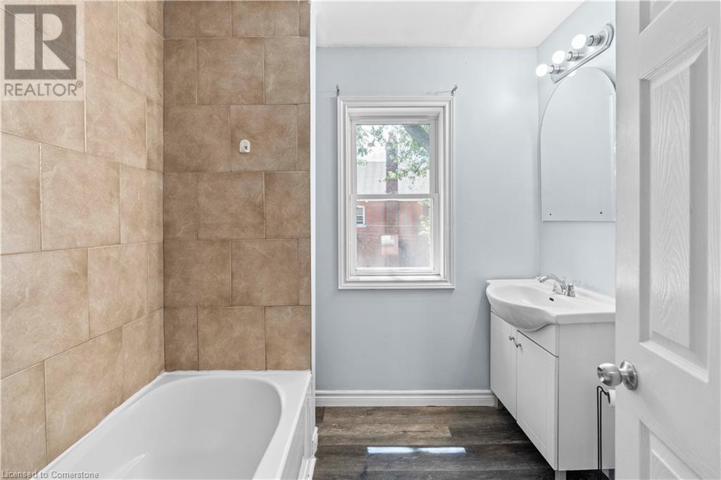 18 Barnesdale Avenue N, Hamilton, Ontario  L8L 6R6 - Photo 28 - 40752177
