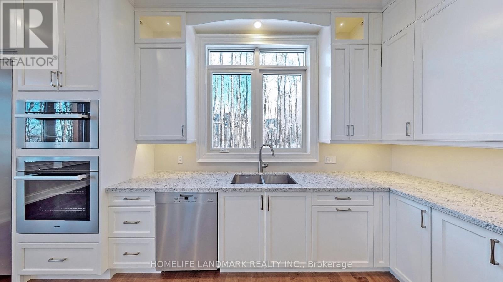 11 Warbler Way, Oro-Medonte, Ontario  L3V 6H1 - Photo 19 - S12301551