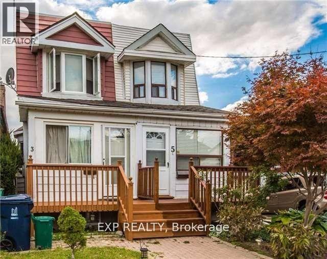 3 Holmesdale Crescent, Toronto, Ontario  M6E 1Y3 - Photo 1 - W12301588