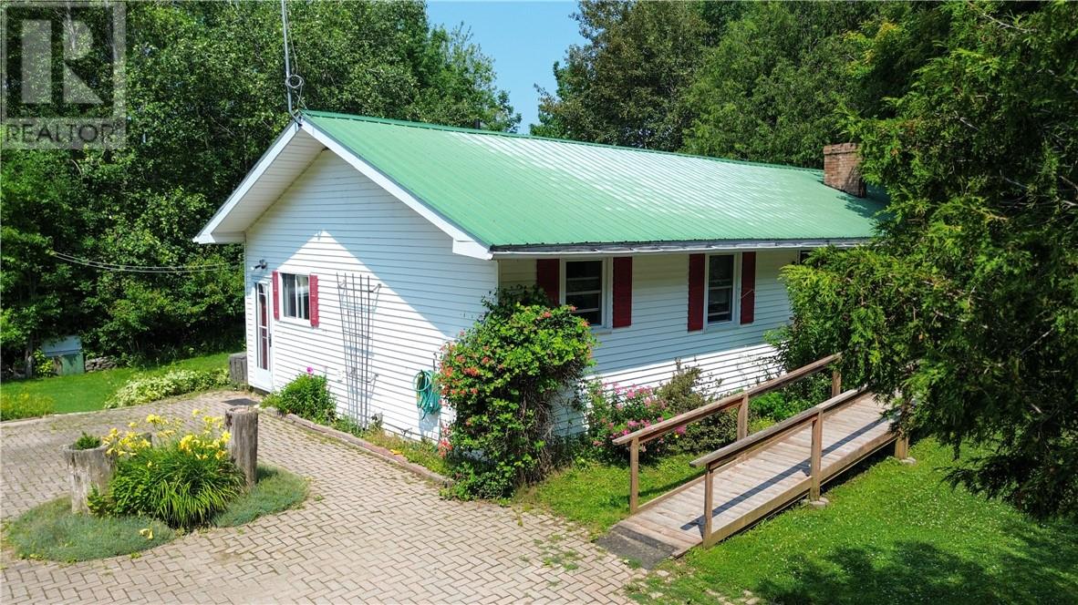 1317 Lakeshore Road, Manitoulin Island, Ontario  P0P 1J0 - Photo 3 - 2123673