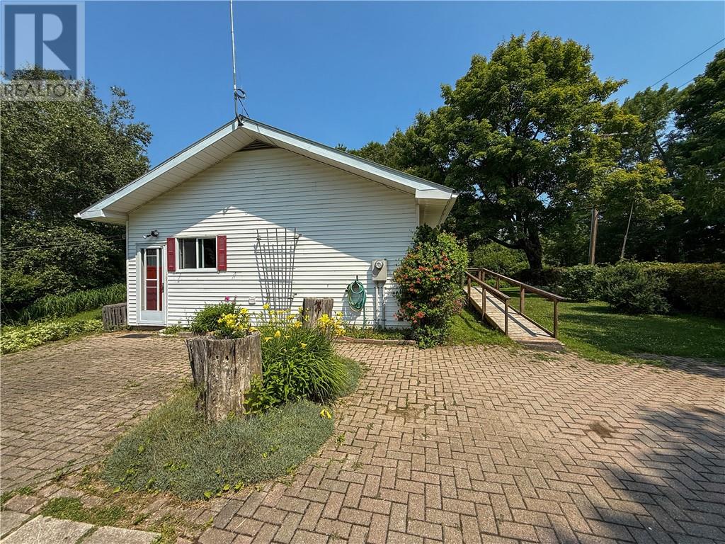 1317 Lakeshore Road, Manitoulin Island, Ontario  P0P 1J0 - Photo 5 - 2123673