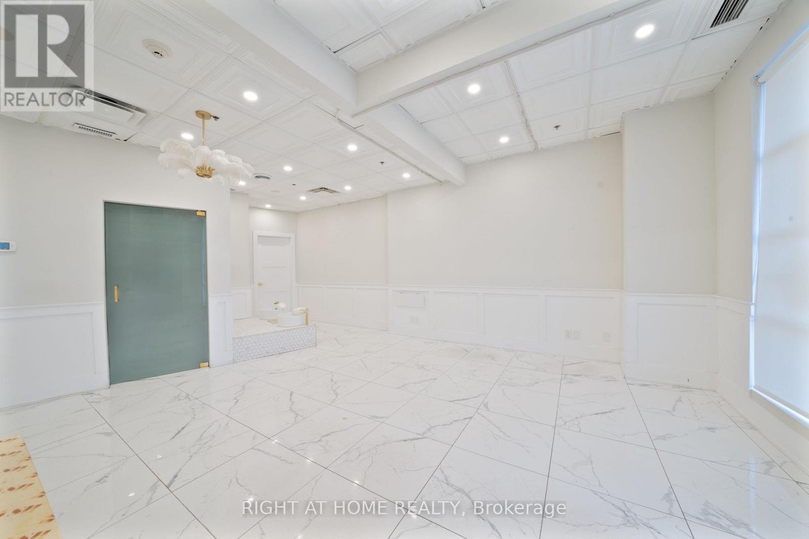 3 - 7730 Kipling Avenue, Vaughan, Ontario  L4L 1Y9 - Photo 4 - N12301613
