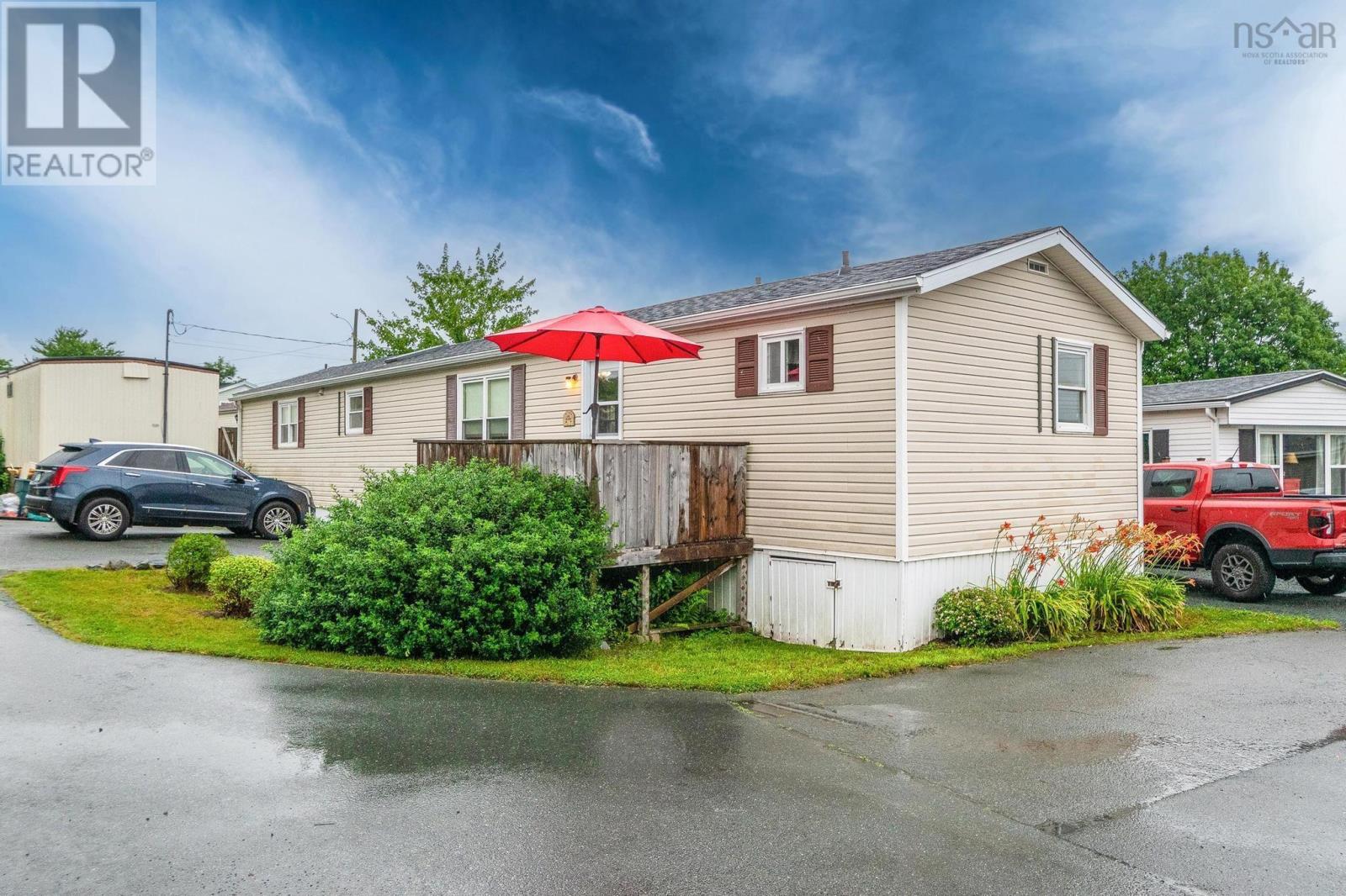 1 Wilson Avenue, Dartmouth, Nova Scotia  B2Y 2B2 - Photo 2 - 202518420