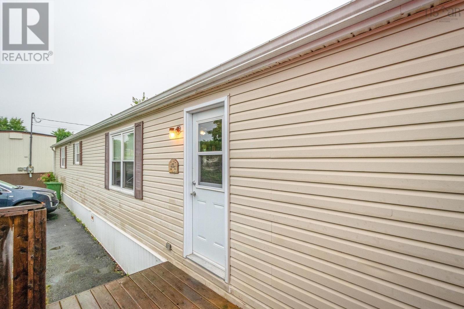1 Wilson Avenue, Dartmouth, Nova Scotia  B2Y 2B2 - Photo 3 - 202518420