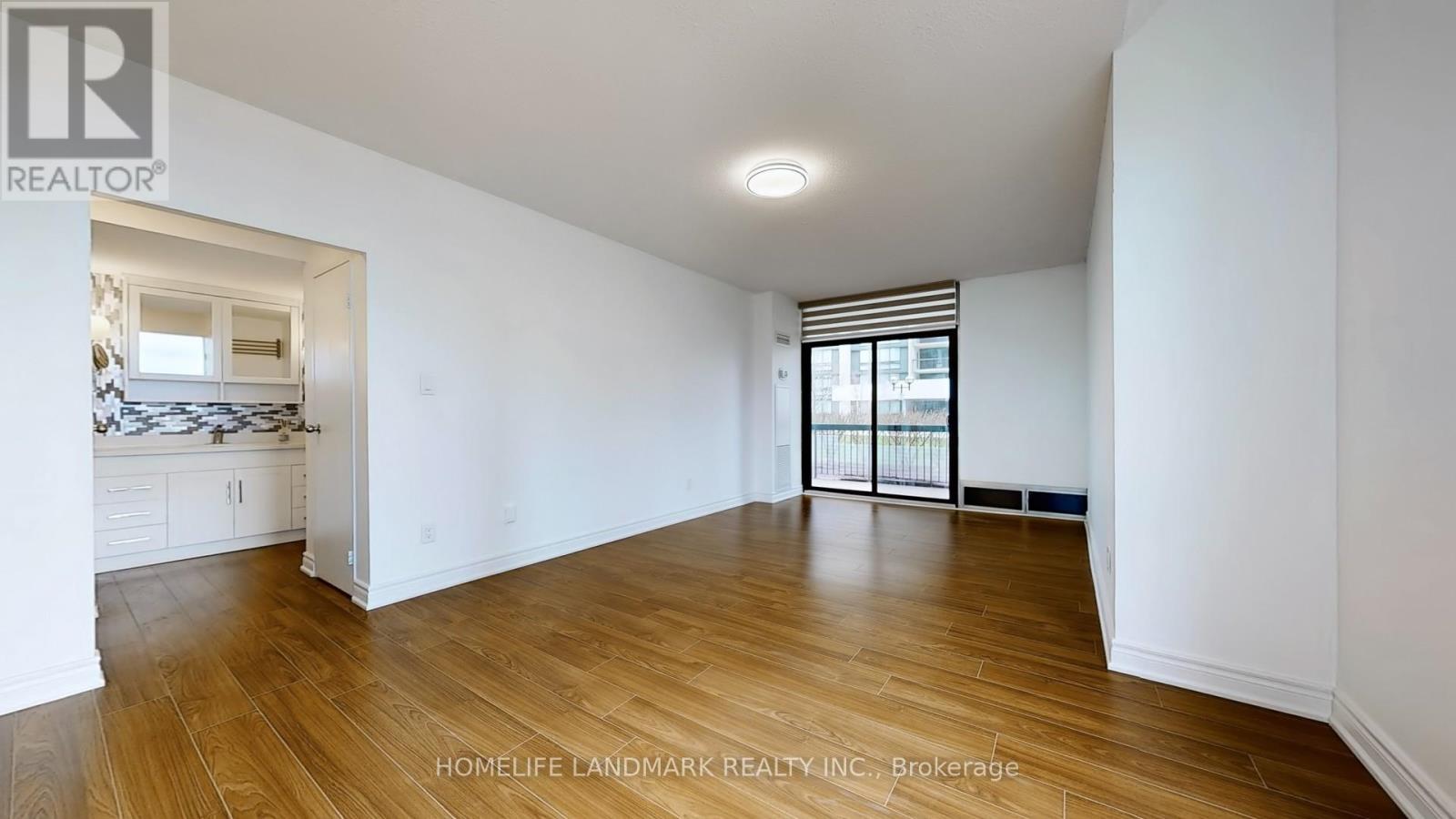 107 - 2185 Marine Drive, Oakville, Ontario  L6L 5L6 - Photo 12 - W12301606