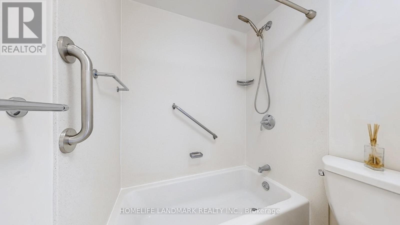 107 - 2185 Marine Drive, Oakville, Ontario  L6L 5L6 - Photo 17 - W12301606