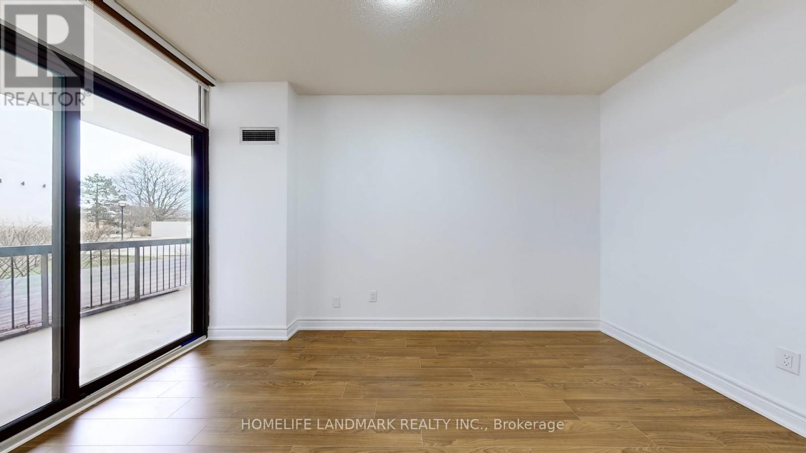 107 - 2185 Marine Drive, Oakville, Ontario  L6L 5L6 - Photo 19 - W12301606