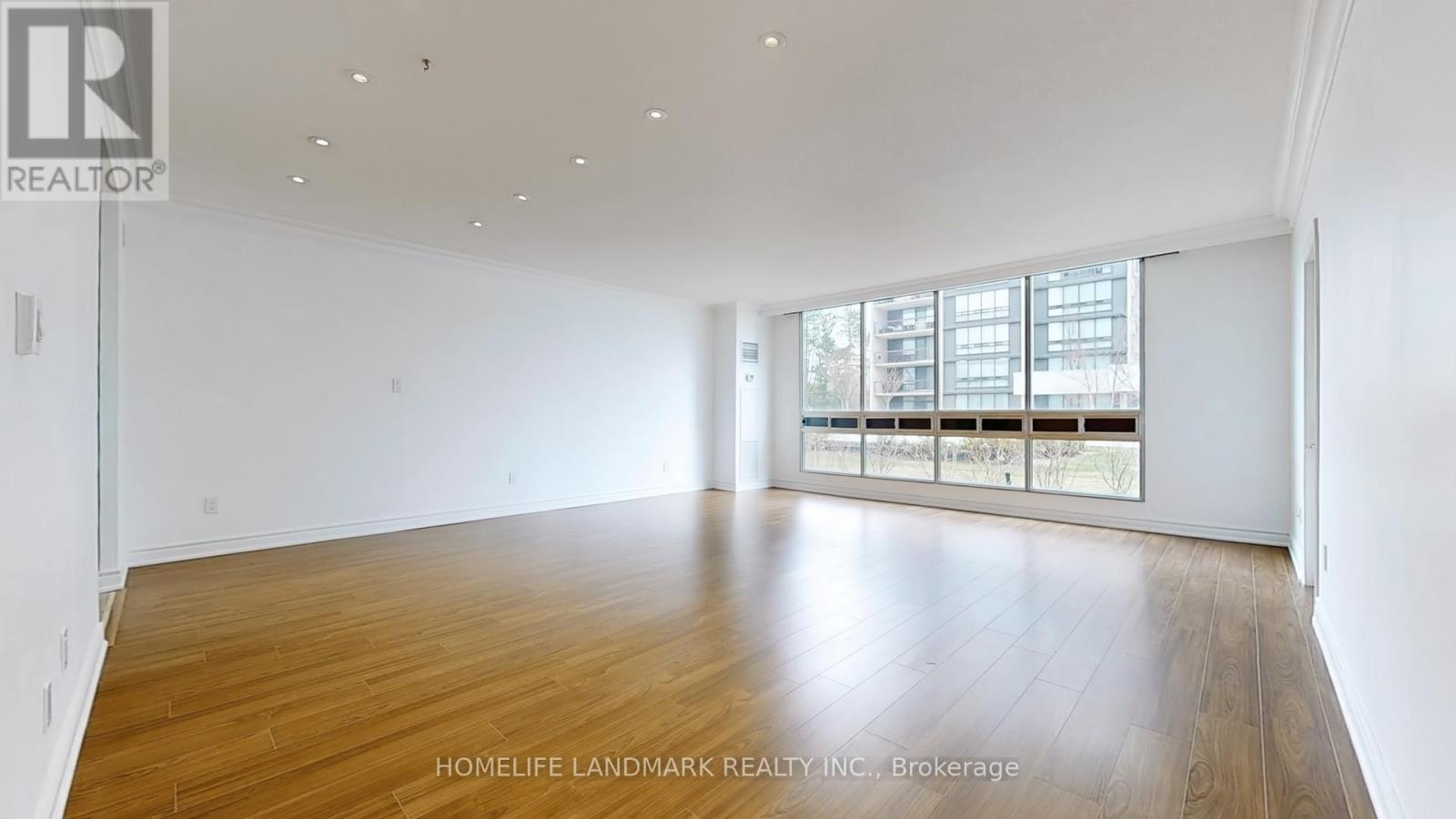 107 - 2185 Marine Drive, Oakville, Ontario  L6L 5L6 - Photo 5 - W12301606