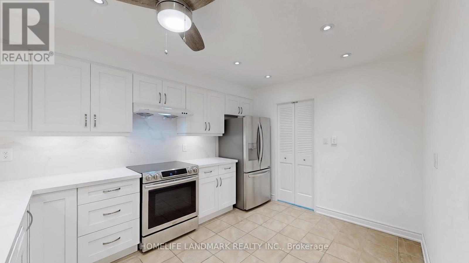 107 - 2185 Marine Drive, Oakville, Ontario  L6L 5L6 - Photo 7 - W12301606