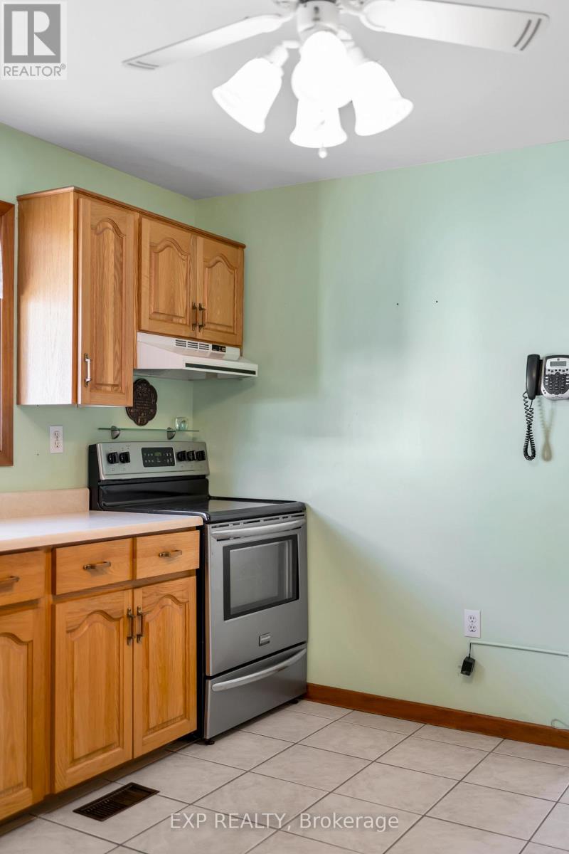 361 Picton Main Street, Prince Edward County (Picton Ward), Ontario  K0K 2T0 - Photo 19 - X12301634