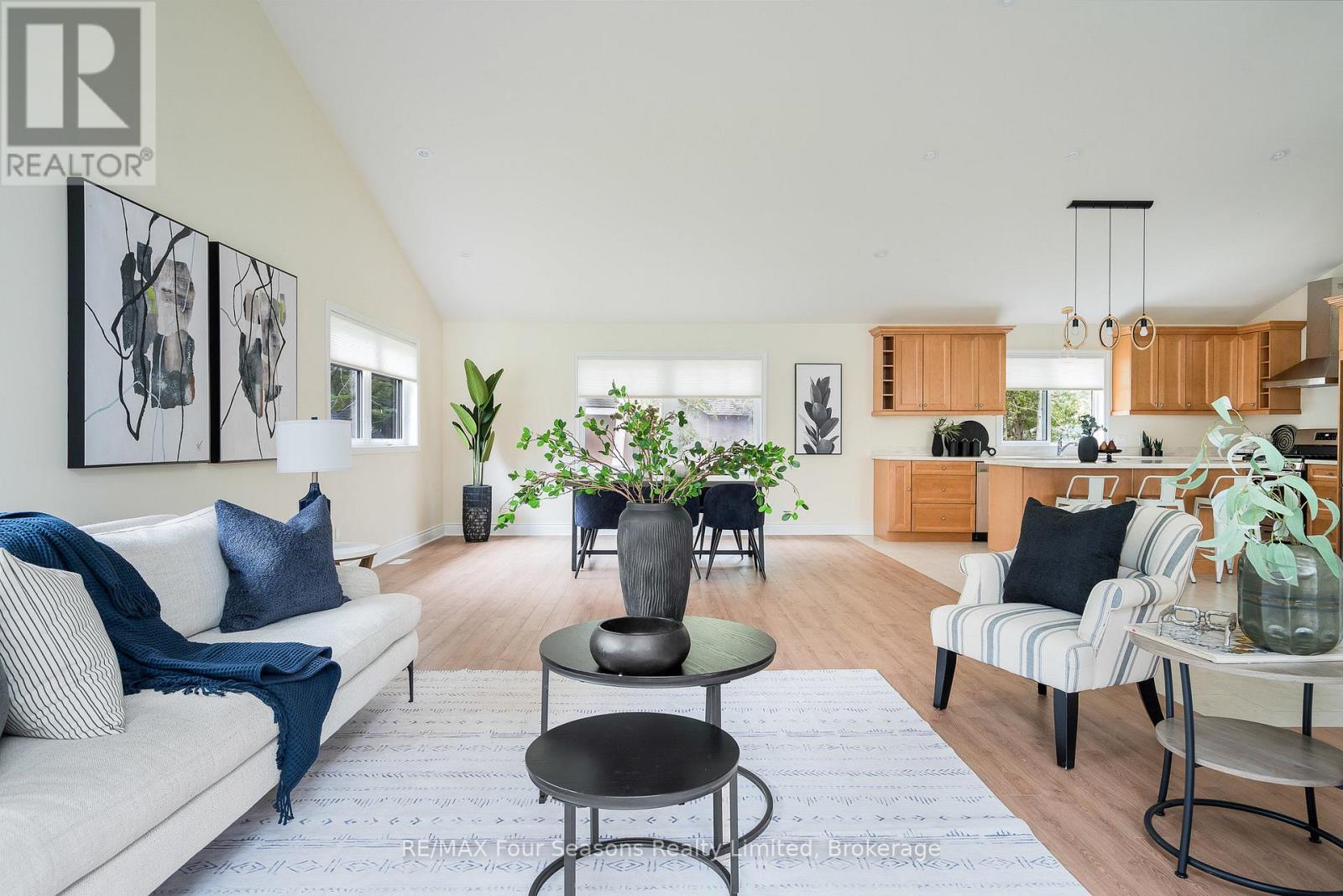 19 Currie Avenue, Collingwood, Ontario  L9Y 0X2 - Photo 1 - S12301628